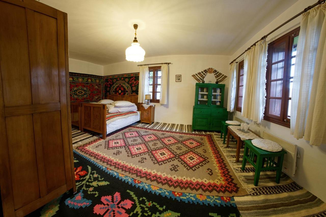 バマ Casa Bunicii Din Bucovinaヴィラ エクステリア 写真