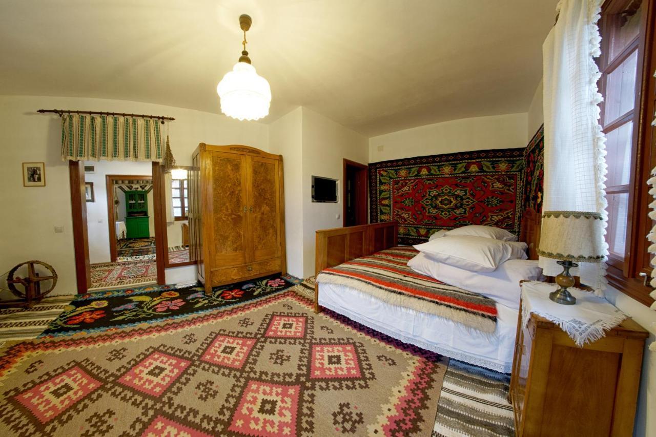 バマ Casa Bunicii Din Bucovinaヴィラ エクステリア 写真